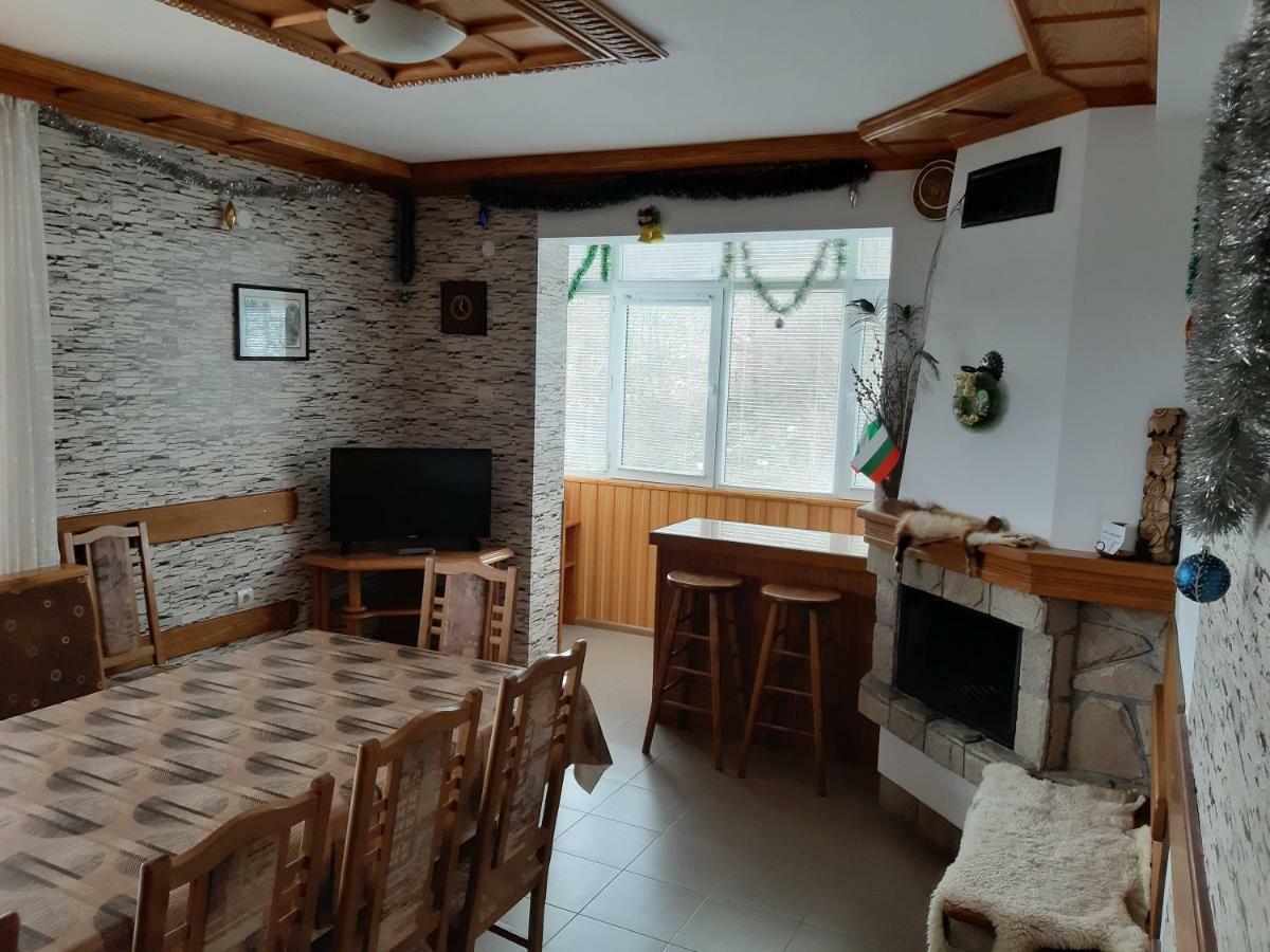 Къща Поколения 트리아브나 외부 사진